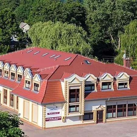 Dworek W Ploni 3*