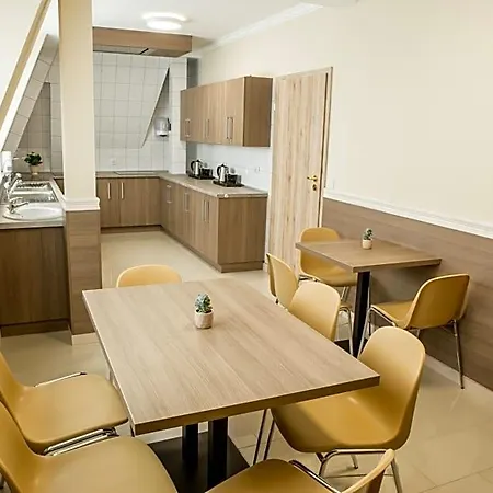 Dworek W Ploni Bed & Breakfast 3*