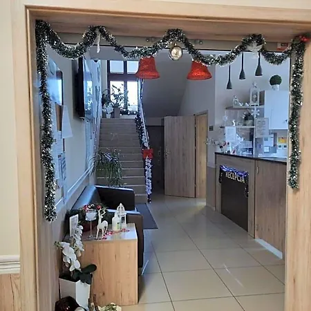 Dworek W Ploni Bed & Breakfast