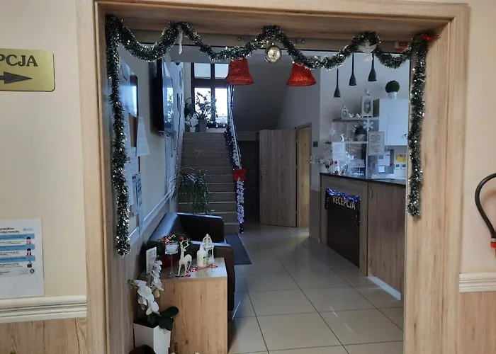 Bed & Breakfast Dworek W Ploni