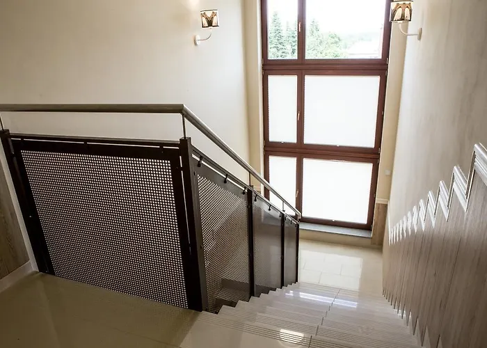 Dworek W Ploni Płonia