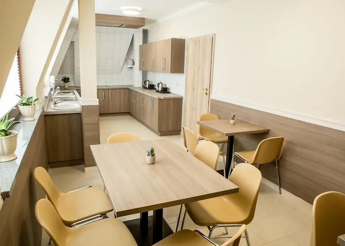 Bed & Breakfast Dworek W Ploni Płonia