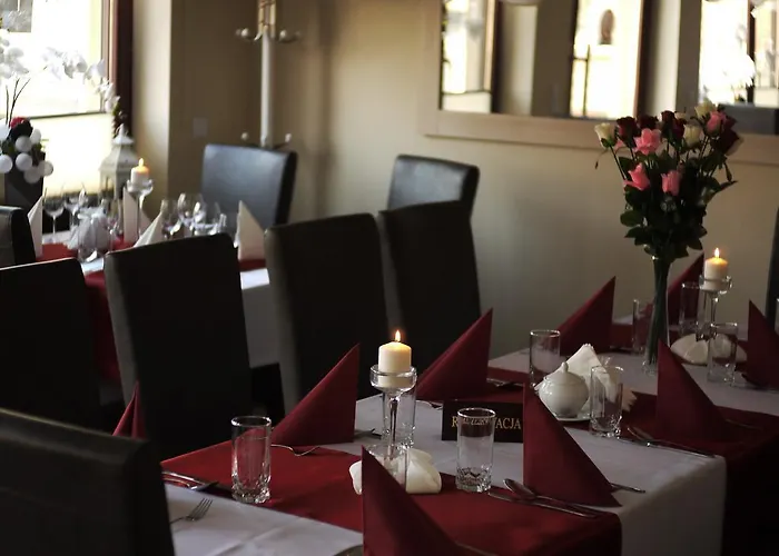 Dworek W Ploni Bed & Breakfast 3*